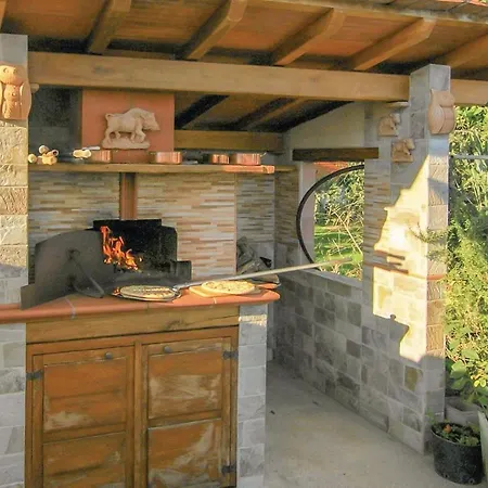 Holiday home Stunning In -ms- With Kitchen Montignoso